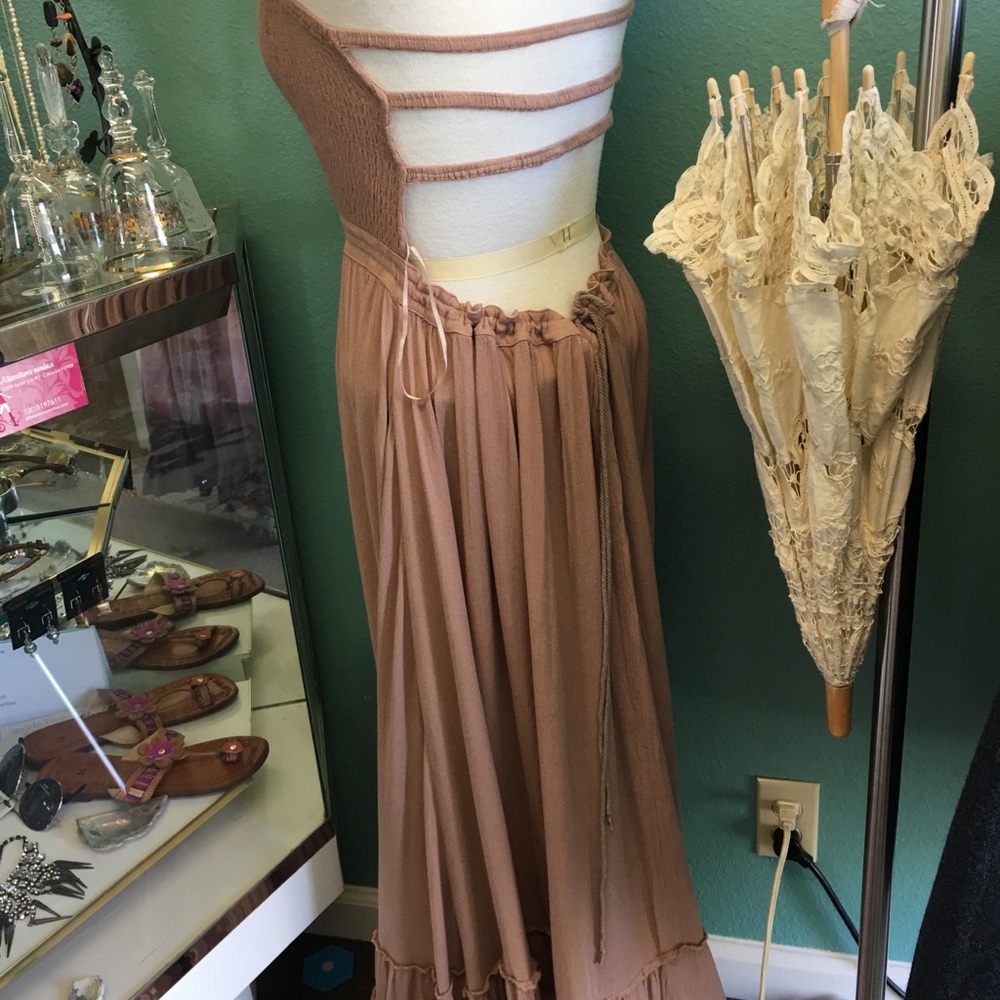 Dress s - Picture 2 of 3